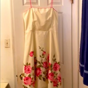 Beautiful spring dress. Size 16